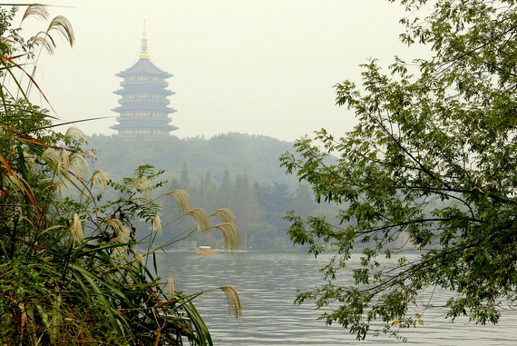 travel to hangzhou west lake 