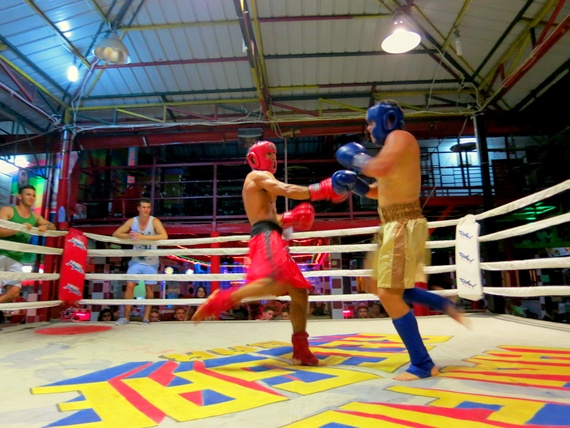 Muay Thai Kickboxing tourists