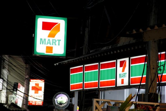 How many 7-elevens are there in Thailand